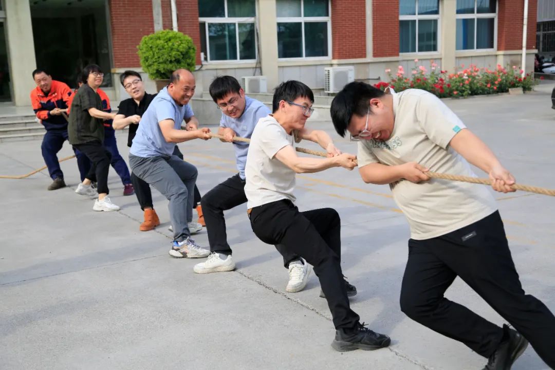 上海山美股份2025春季運(yùn)動會火熱啟幕！拔河、籃球預(yù)賽燃情開戰(zhàn)